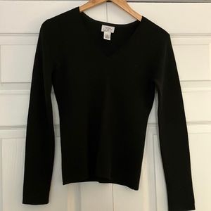 Black wool and cashmere v-neck sweater